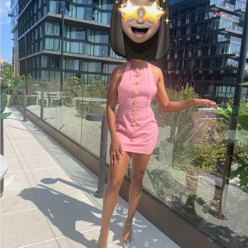 Elegant Pink Halter Dress with Gold Accents - Picture 2 of 3